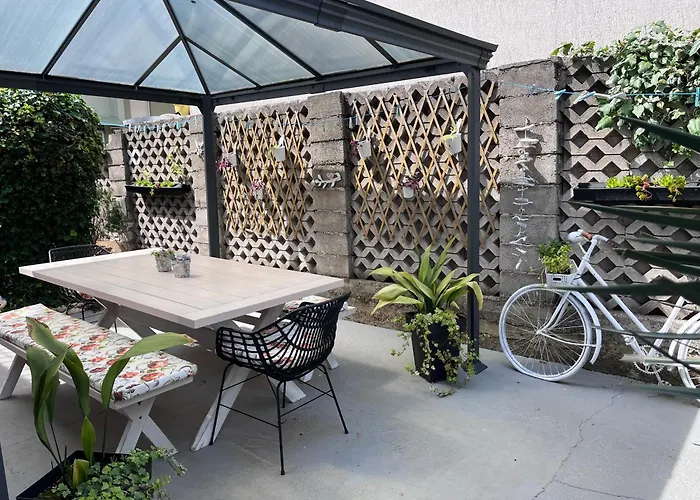 House Of Rosalia Ρόβινι